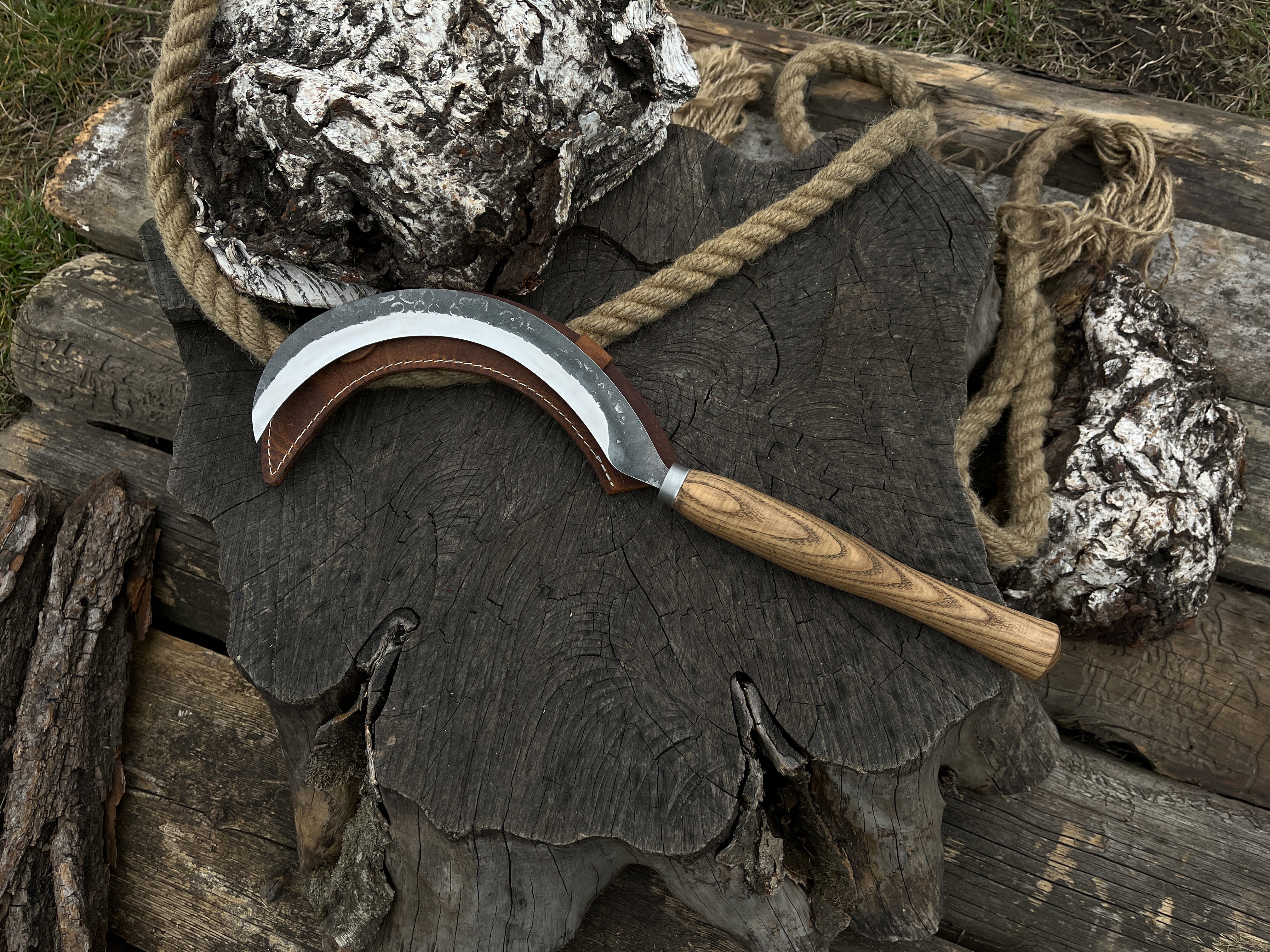 Hand-Forged Sickle, ⌀17.5 cm (6.9 inches) - Forged Steel Tools