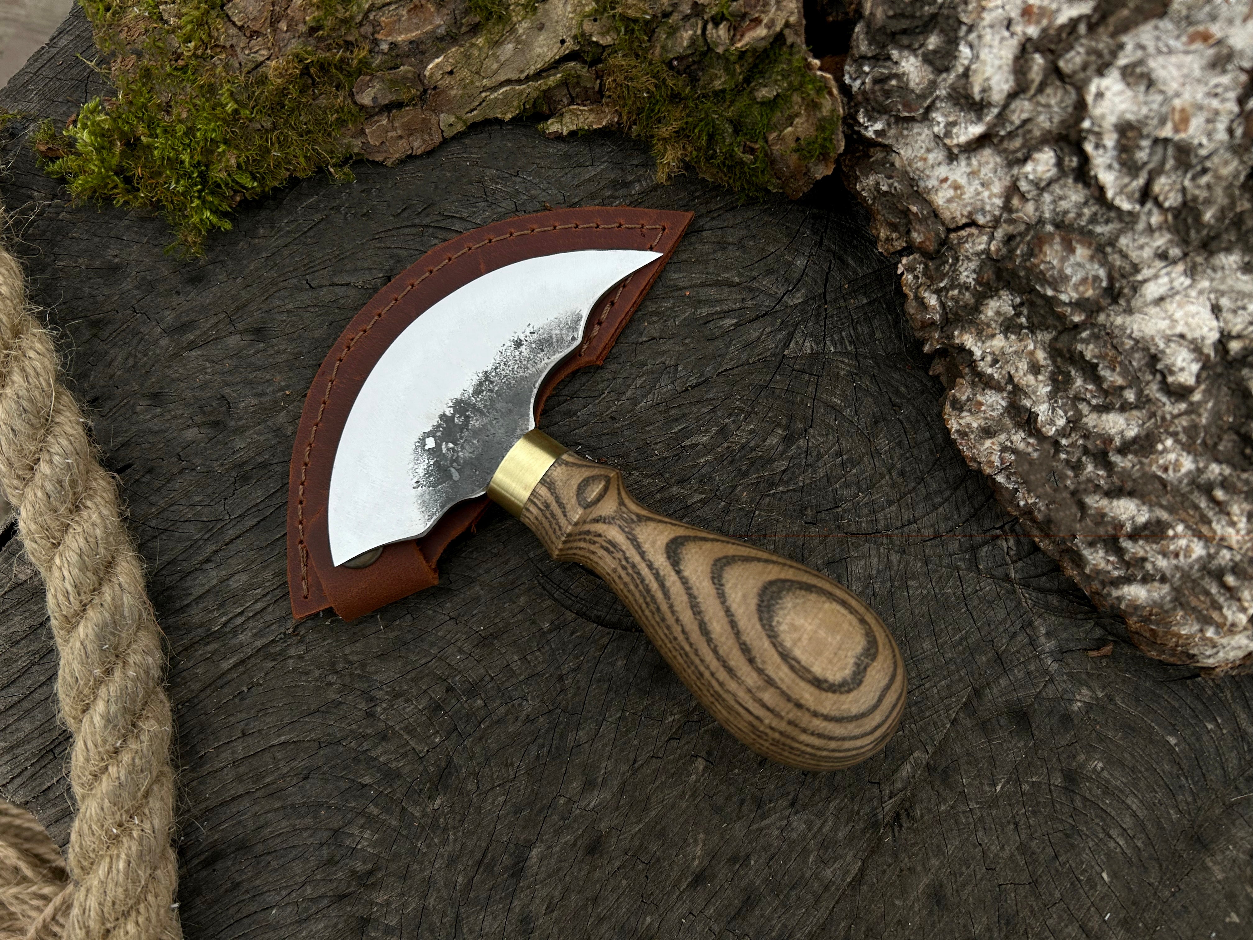 Hand-Forged Leather Round Knife, 10 cm (3.9 inches)