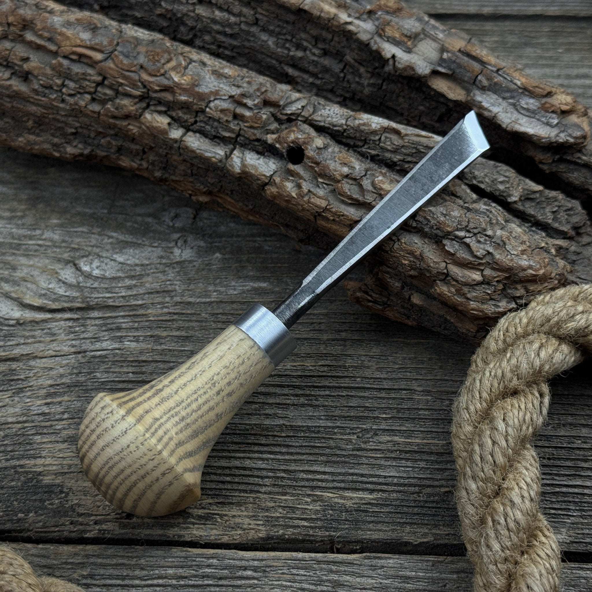 Angled Bevel Carving Chisel with Palm Handle – 10 mm (0.39 inches) - 1