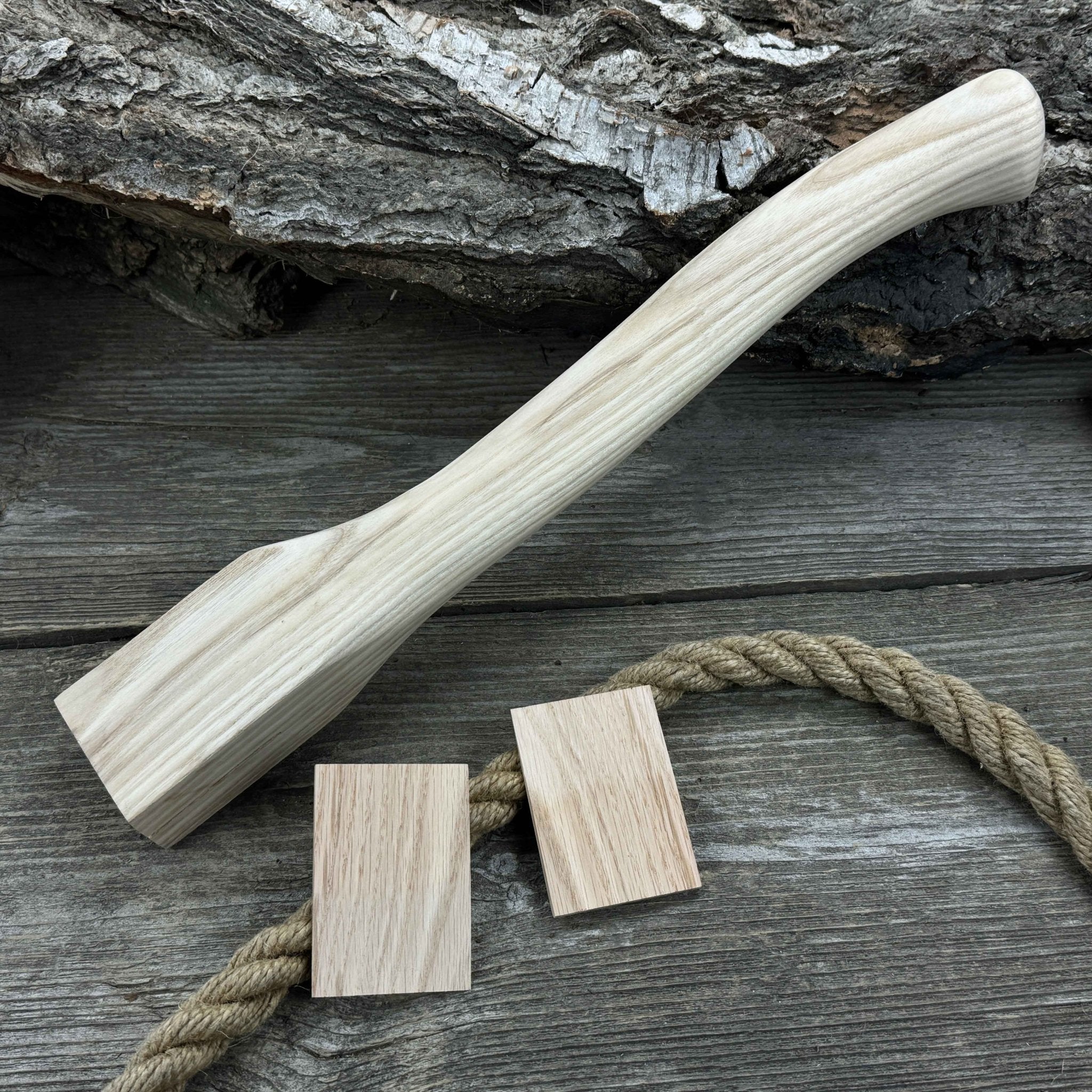 Ash Wood Axe Handle with Red Oak Wedges, 42 cm (16.54 in) - 2