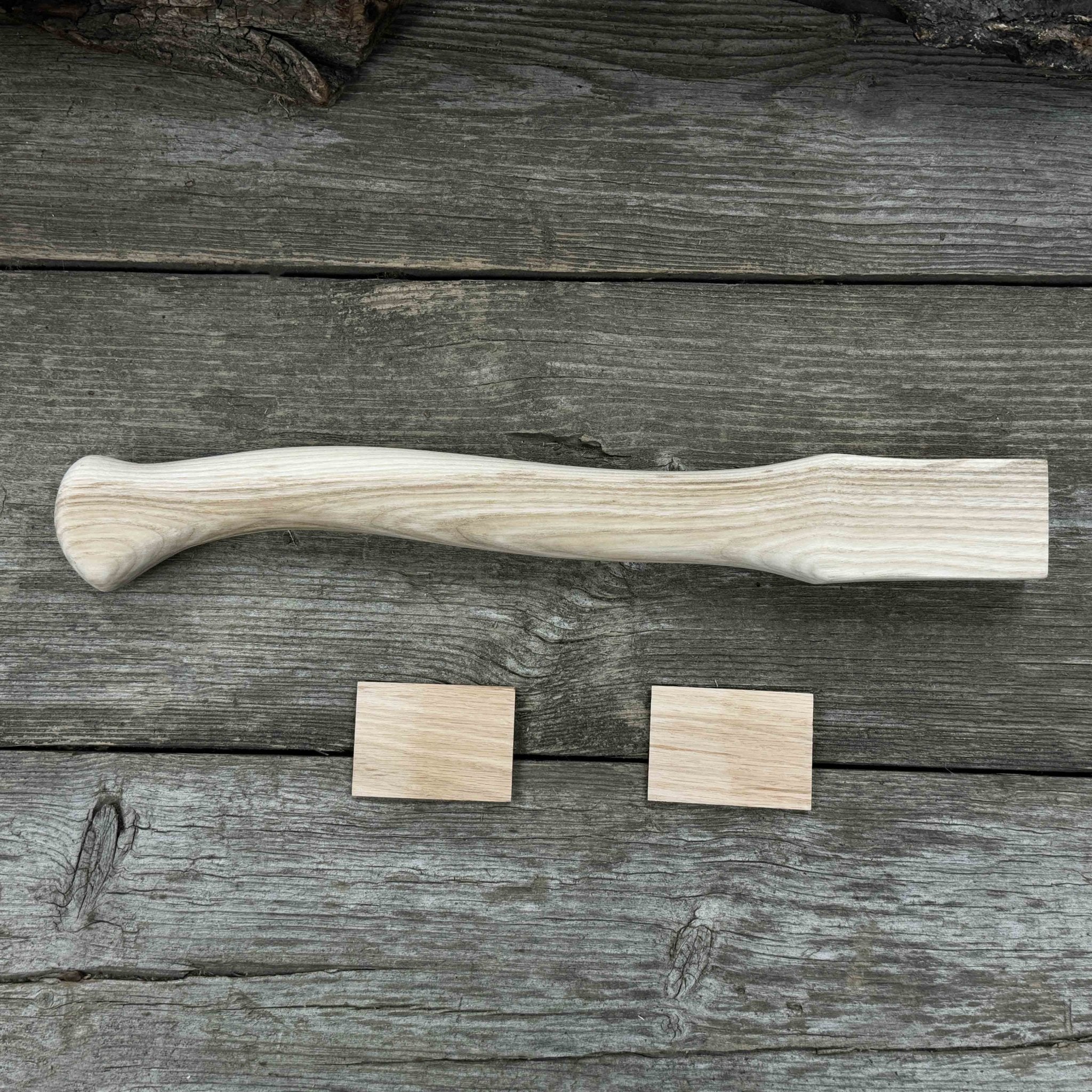 Ash Wood Axe Handle with Red Oak Wedges, 42 cm (16.54 in) - 1