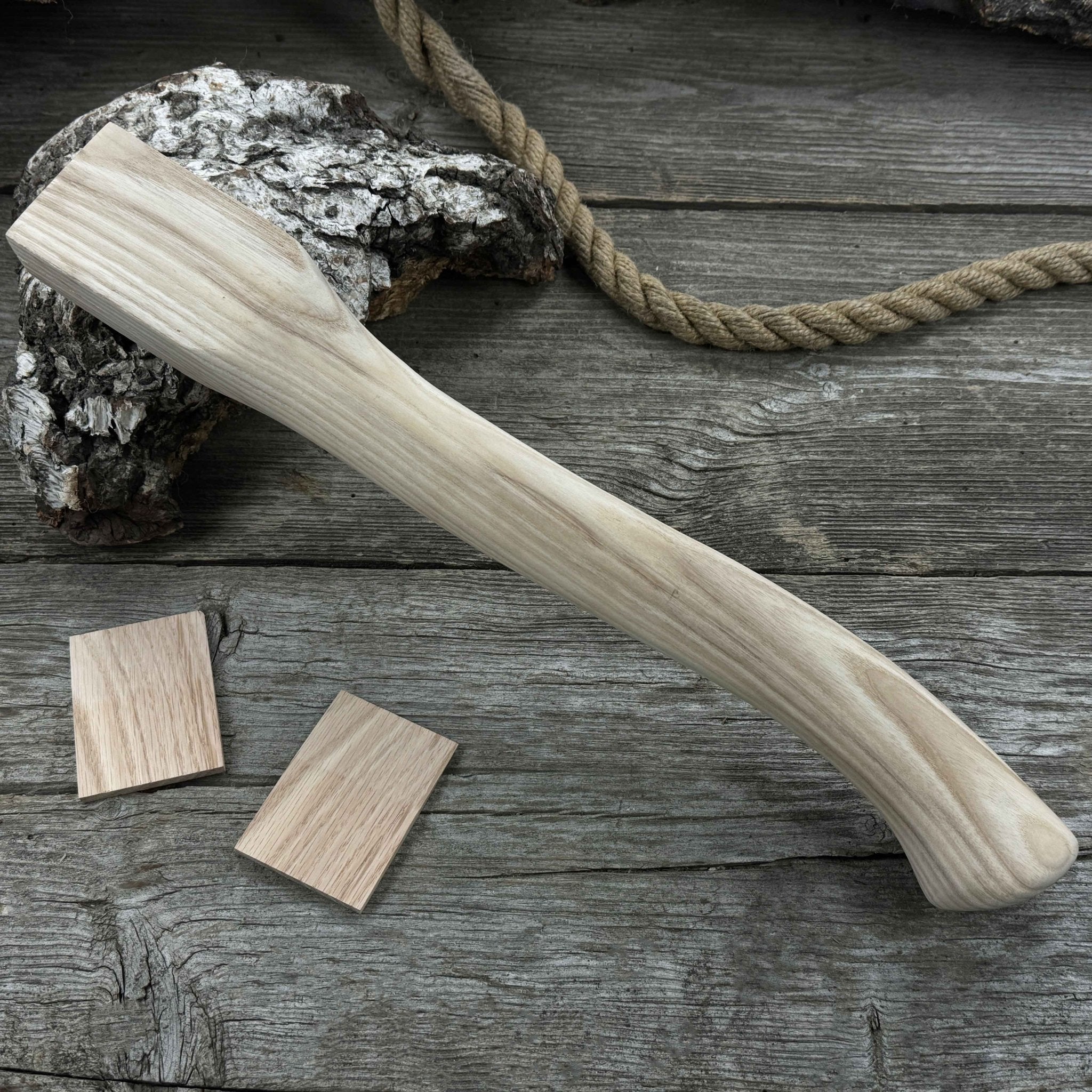 Ash Wood Axe Handle with Red Oak Wedges, 42 cm (16.54 in) - 3