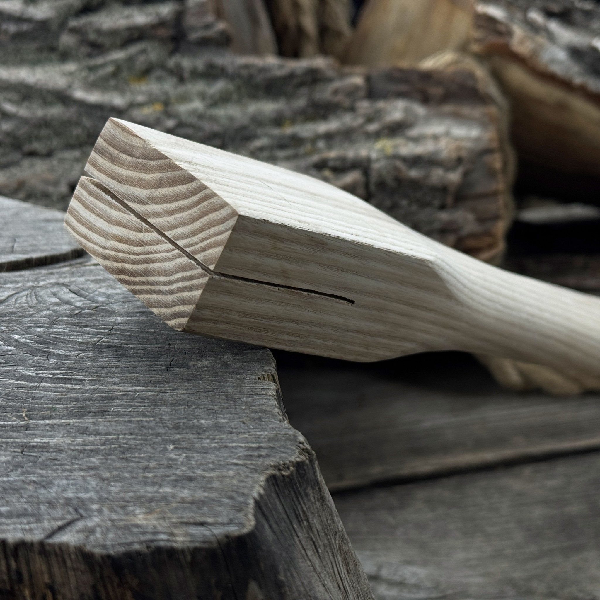 Ash Wood Axe Handle with Red Oak Wedges, 42 cm (16.54 in) - 7