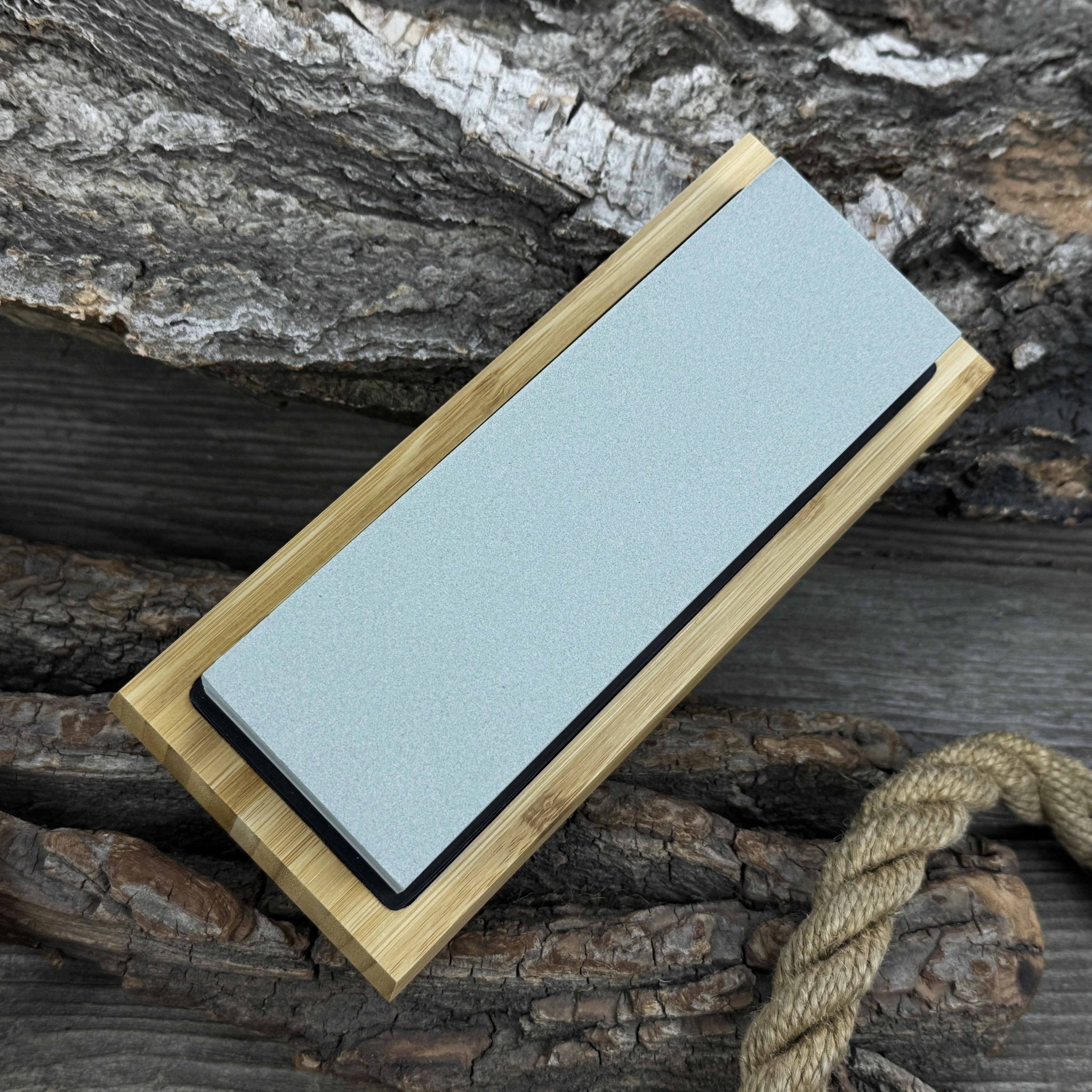Double - Sided Sharpening Stone with Optional Wooden Stand – Grit 400 / 1000 - 3