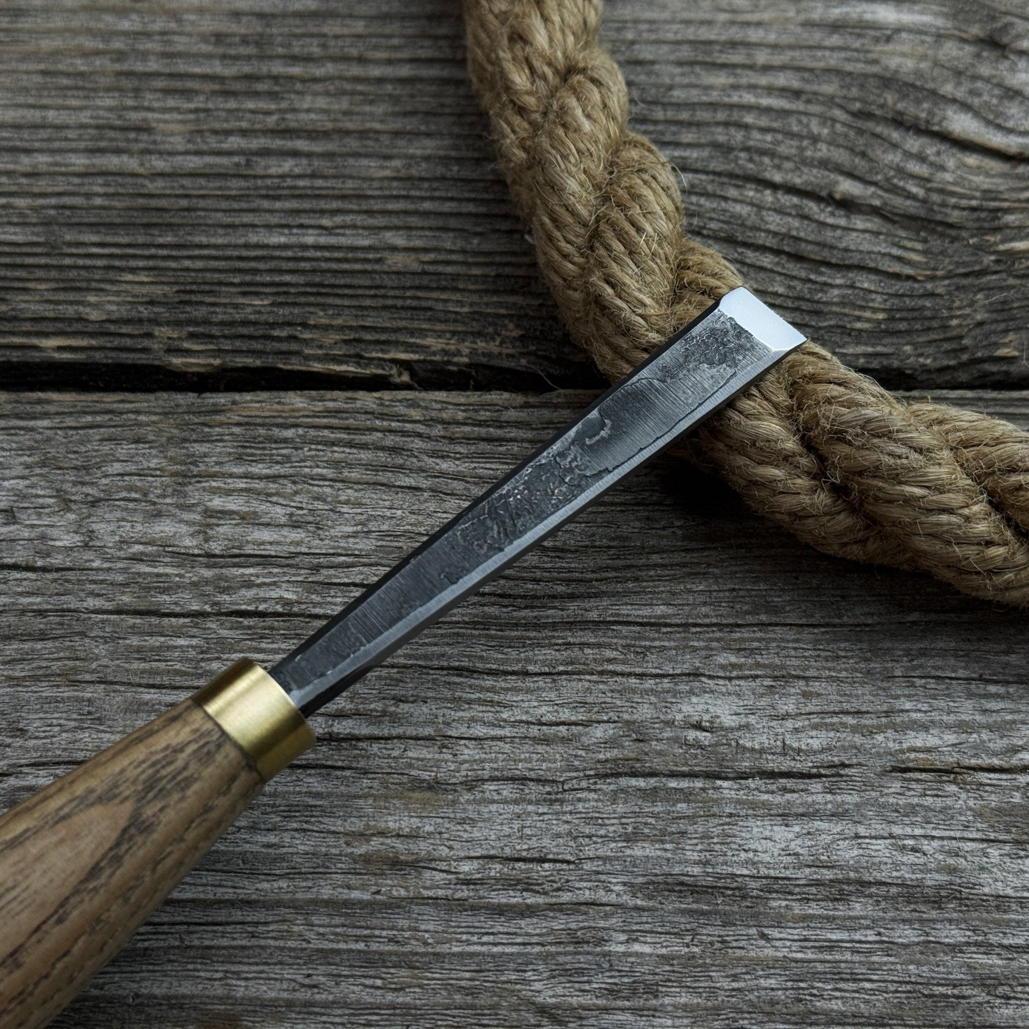 Fine Detail Carving Chisel – 10 mm (0.39 inches) Blade - 4