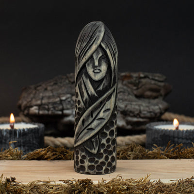 Hand - Carved Eir Figurine – 14 cm (5.7 inches) Wooden Norse Goddess of Healing Statue - 1