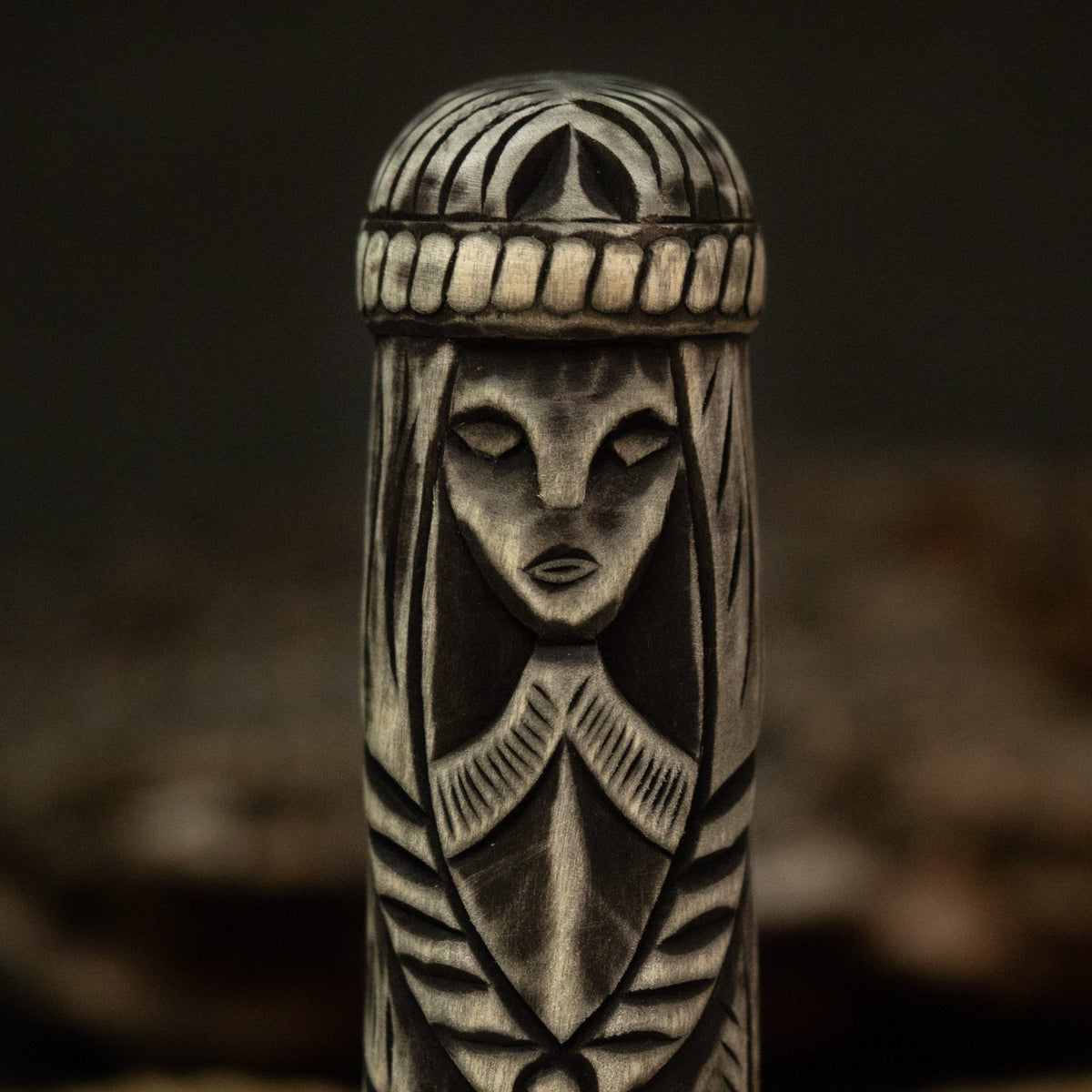 Hand-Carved Freyja Figurine – 14 cm (5.7 inches) Wooden Scandinavian Goddess Statue - 7