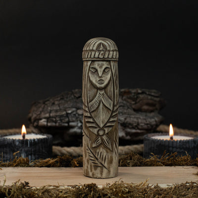 Hand - Carved Freyja Statue – 14 cm (5.7 inch) Wooden Norse Goddess Altar Figurine - 1