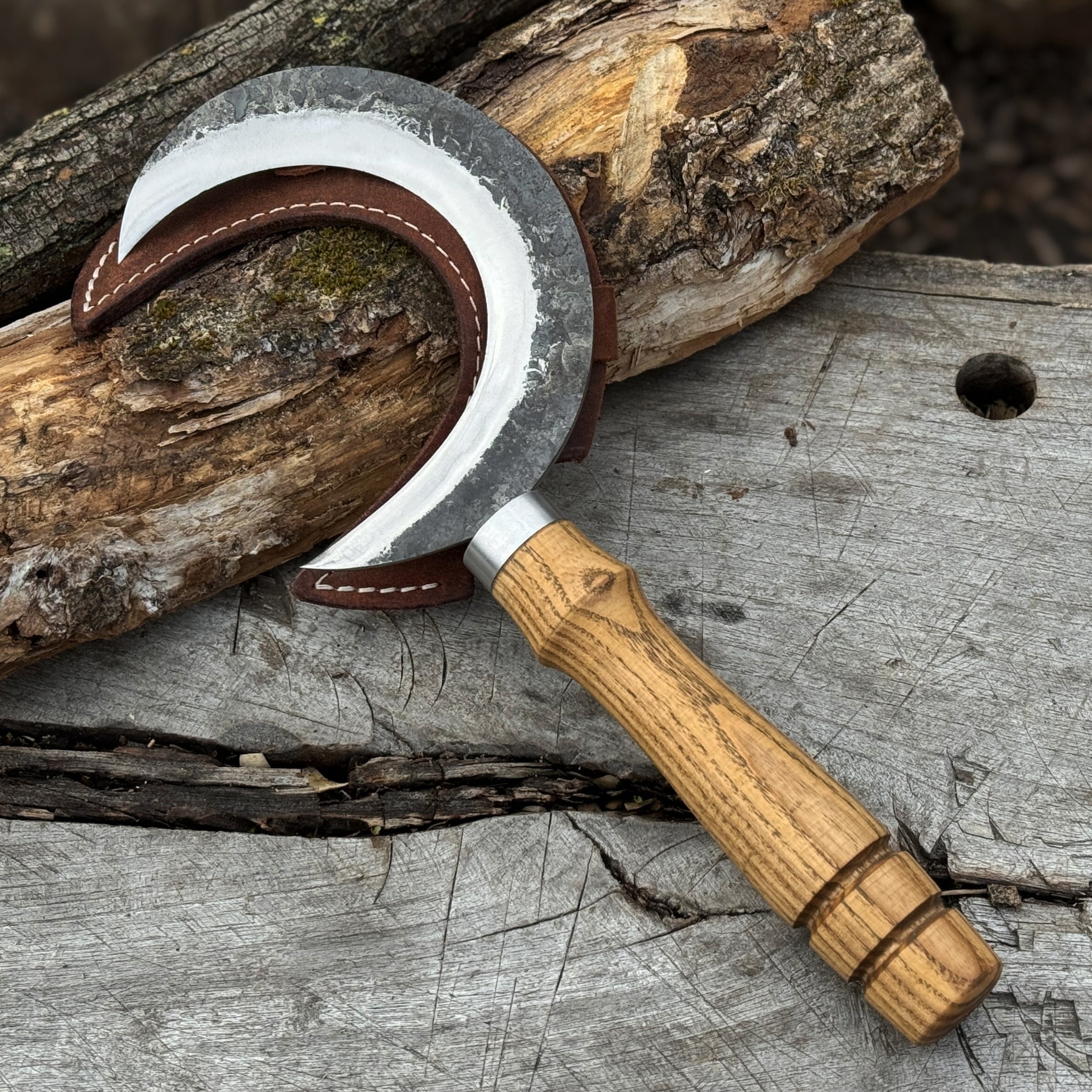 Hand - Forged Athame Ritual Witch Sickle, ⌀ 13 cm (5.12 inches) - 1