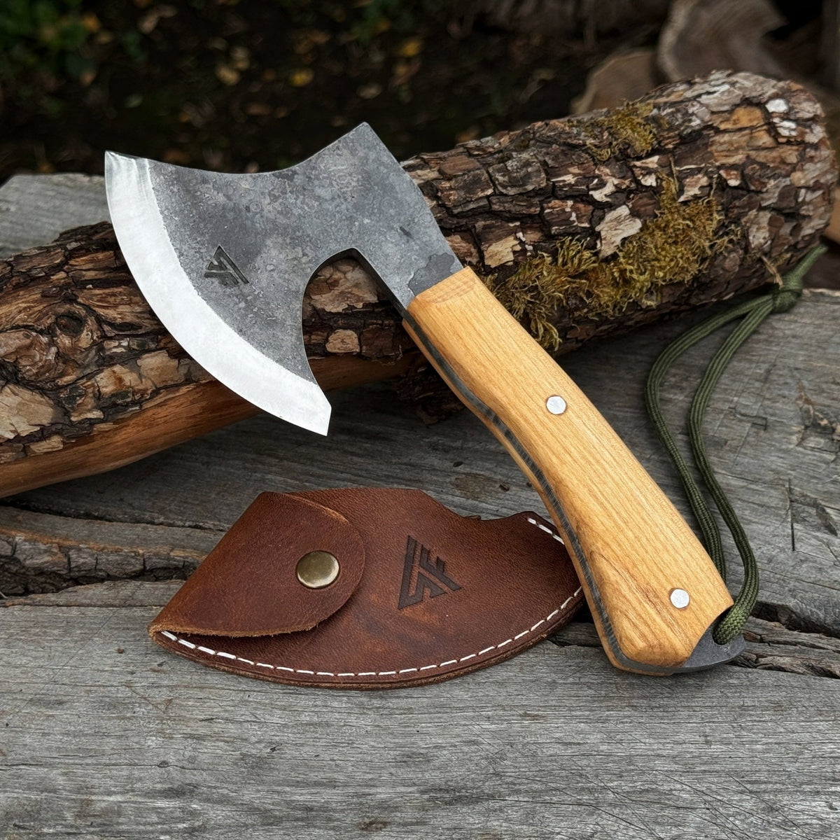 Hand-Forged Bushcraft Hatchet, 365 g / 0.80 lb - 1