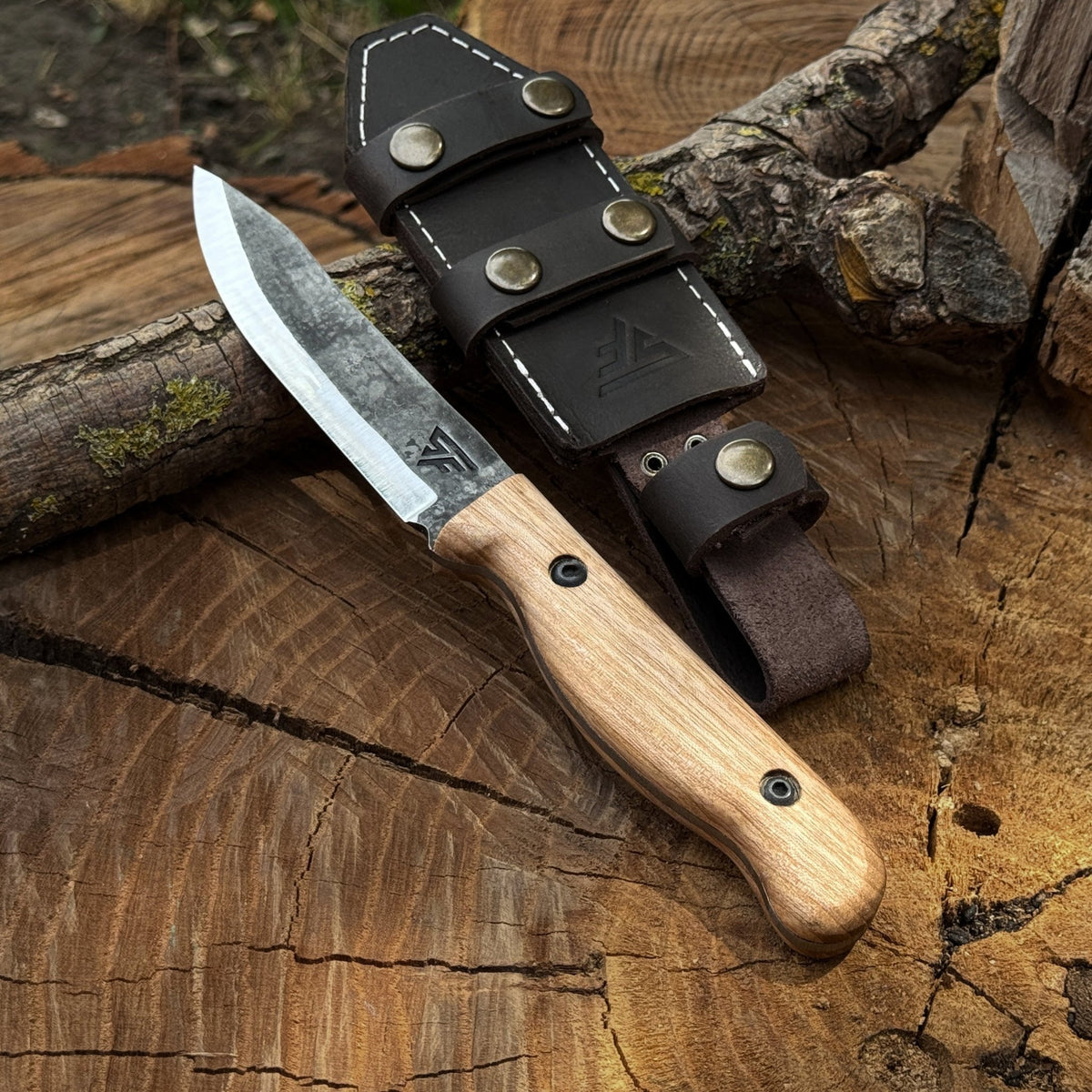 Hand-Forged Bushcraft Knife, 10 cm (3.9 in) Blade with Leather Sheath - 1