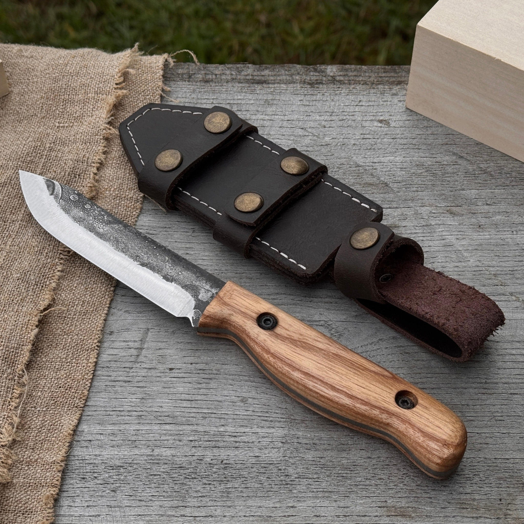Hand - Forged Bushcraft Knife, 10 cm (3.9 in) Blade with Leather Sheath - 1