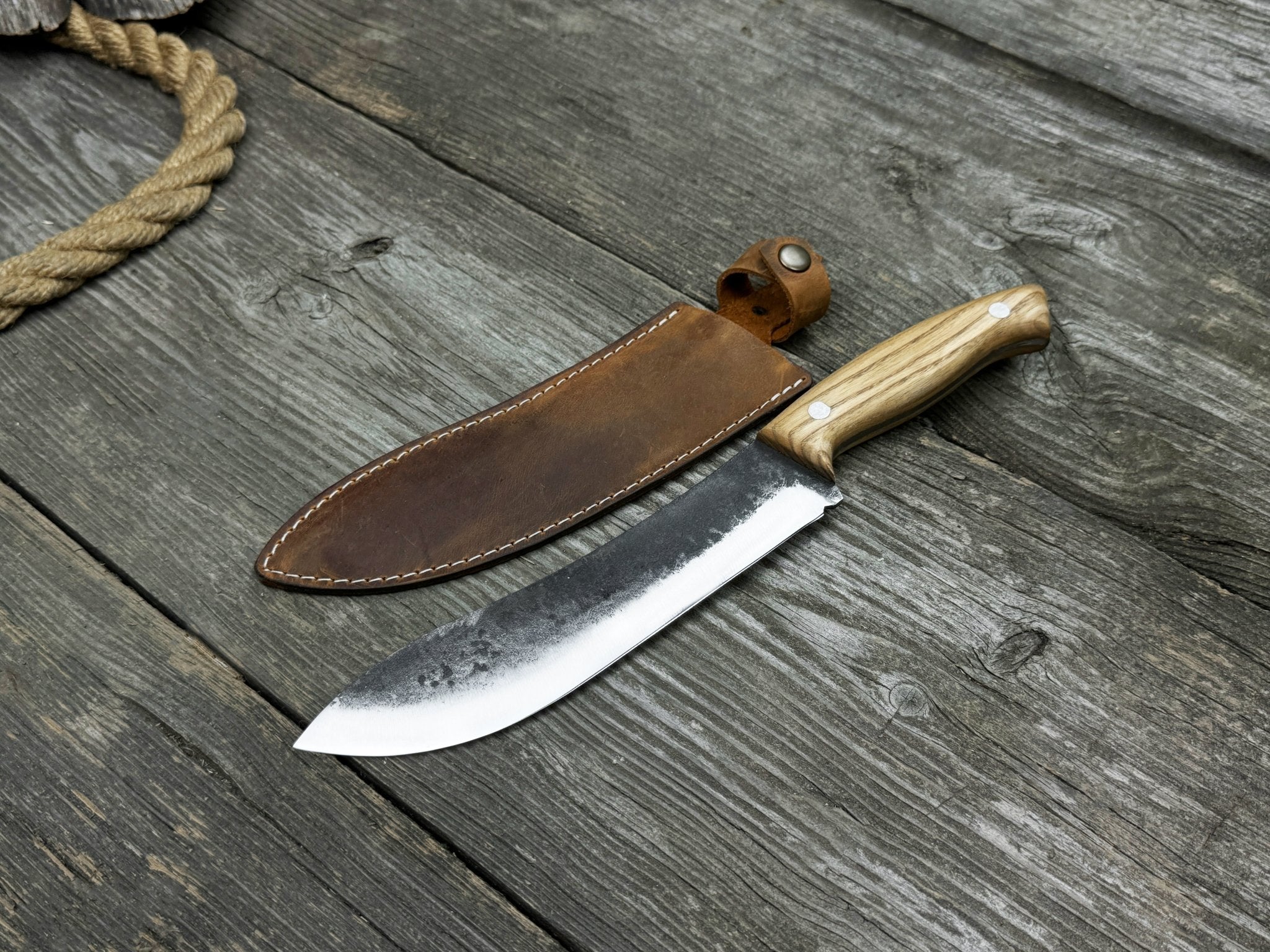 Hand - Forged Bushcraft Knife, 17 cm (6.7 inches) with leather sheath - 1