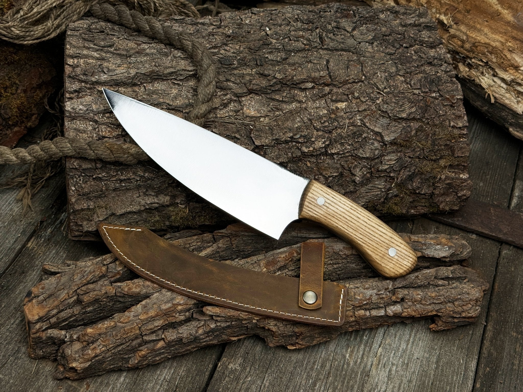 Hand - Forged Bushcraft Knife, 20.5 cm (8.07 inches) - 1