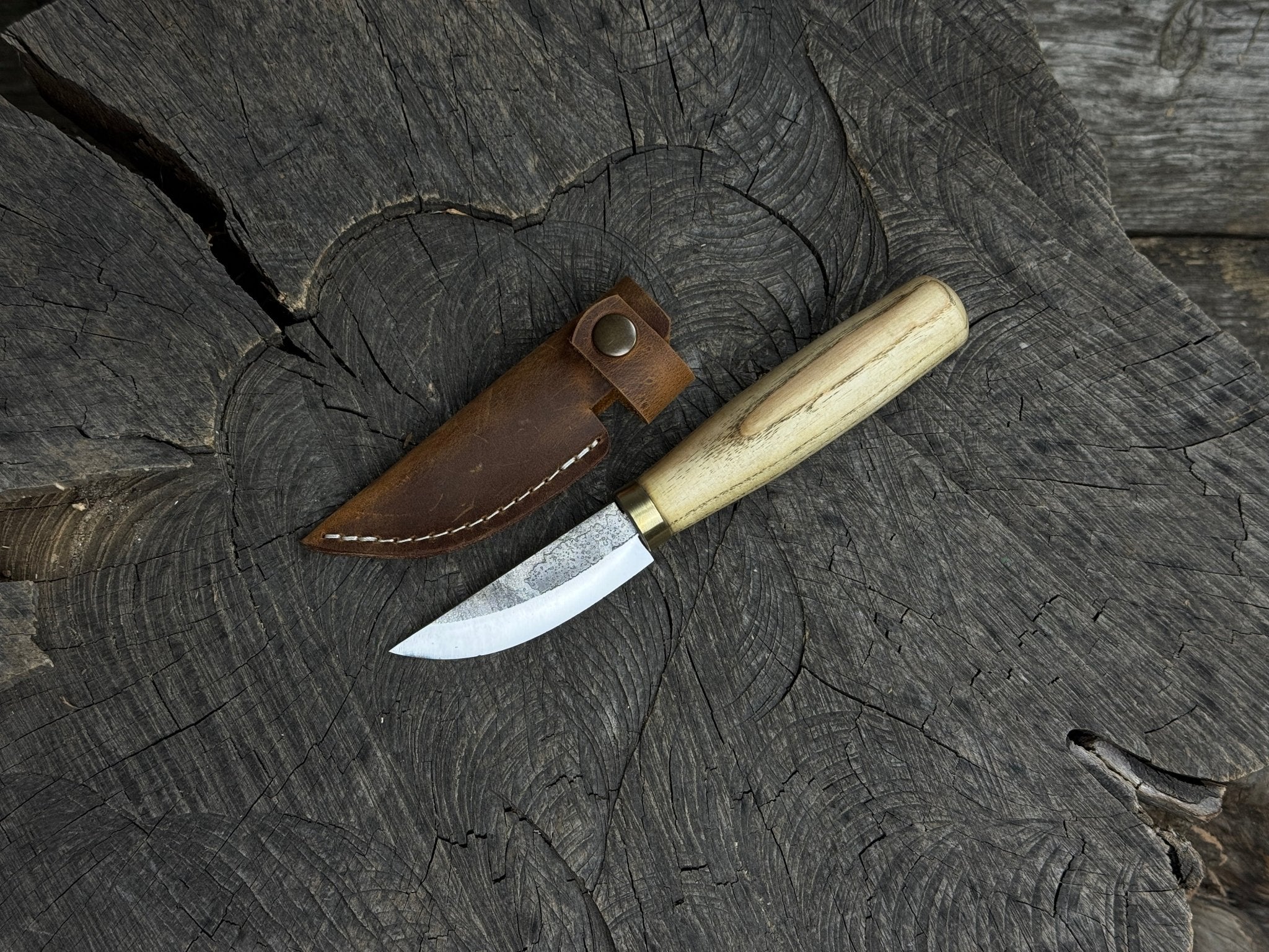 Hand - Forged Bushcraft Knife, 7.5 cm (2.9 inches) with leather sheath - 1