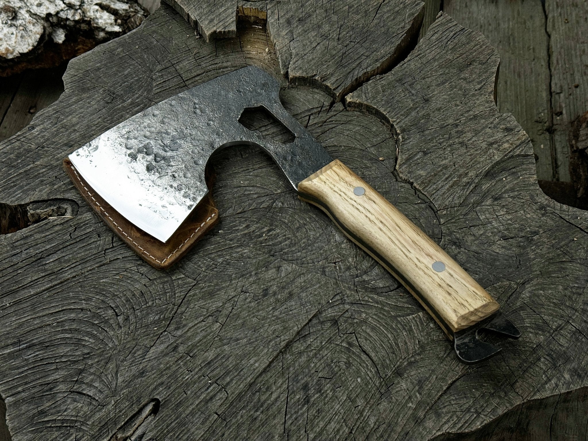 Hand - Forged Camping (Chopping) Axe, 0.6 kg (1.32 Ibs) - 1