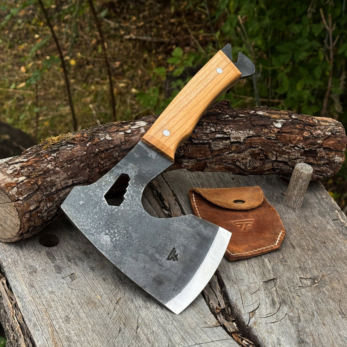 Hand-Forged Camping (Chopping) Axe, 0.6 kg (1.32 Ibs) - 1