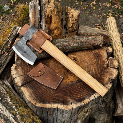 Hand-Forged Carpenter's Axe with Belt Loop, 0.84 kg (1.85 lb) - 1
