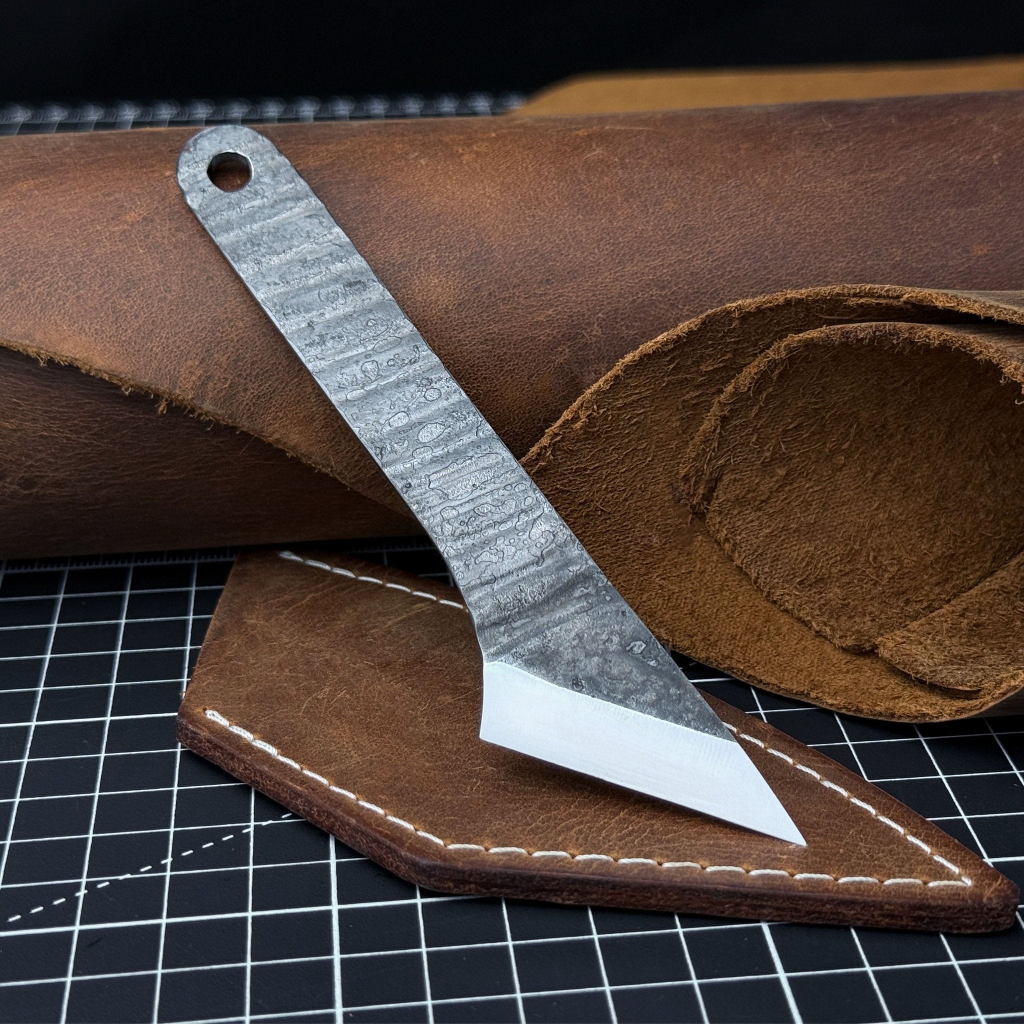 Hand - Forged Kiridashi Knife, 14 cm (5.51 inches) with Leather Sheath - 1