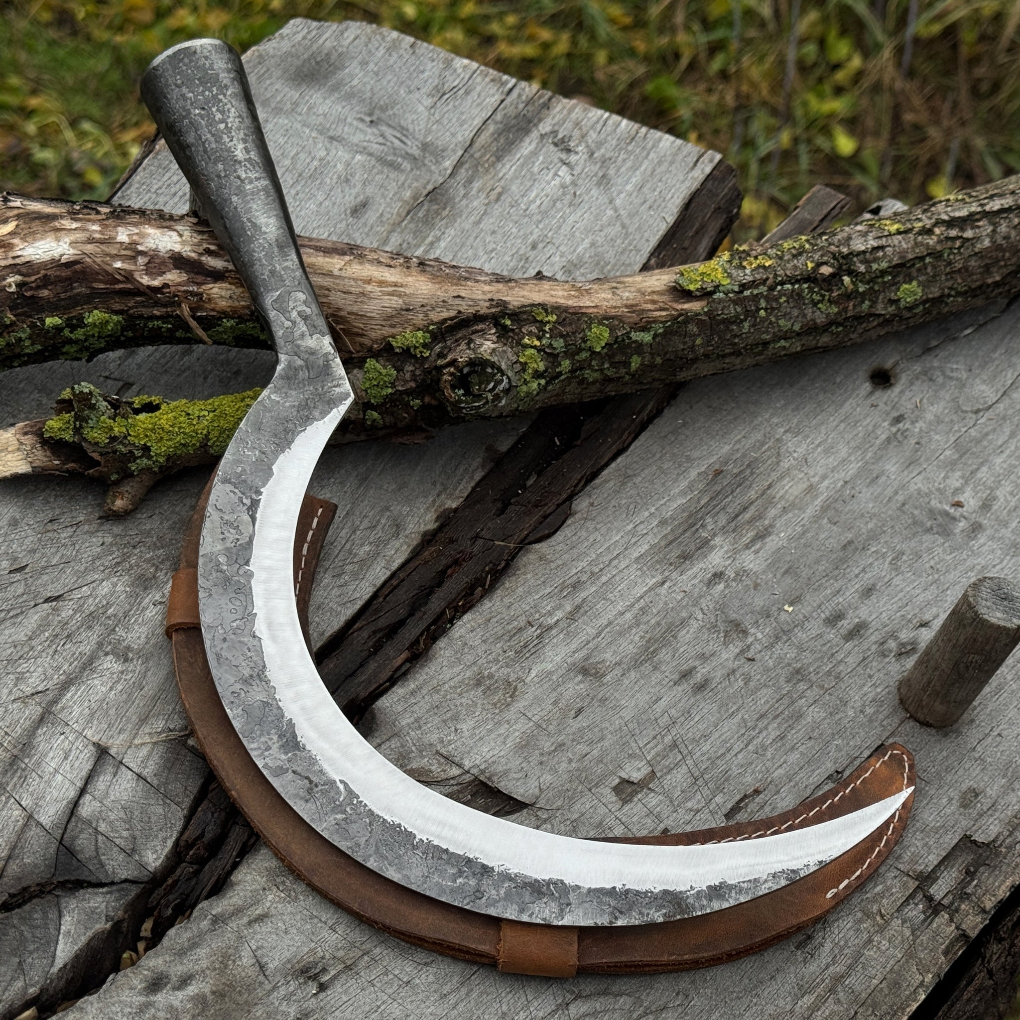 Hand - Forged Large Sickle, ⌀19 cm (7.5 inches) - 1