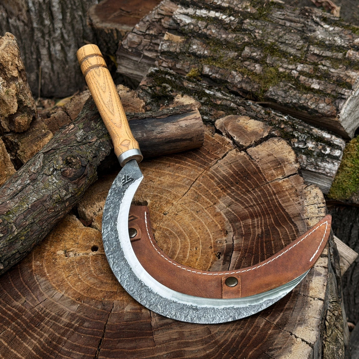 Hand-Forged Large Sickle, ⌀19 cm (7.5 inches) - 1