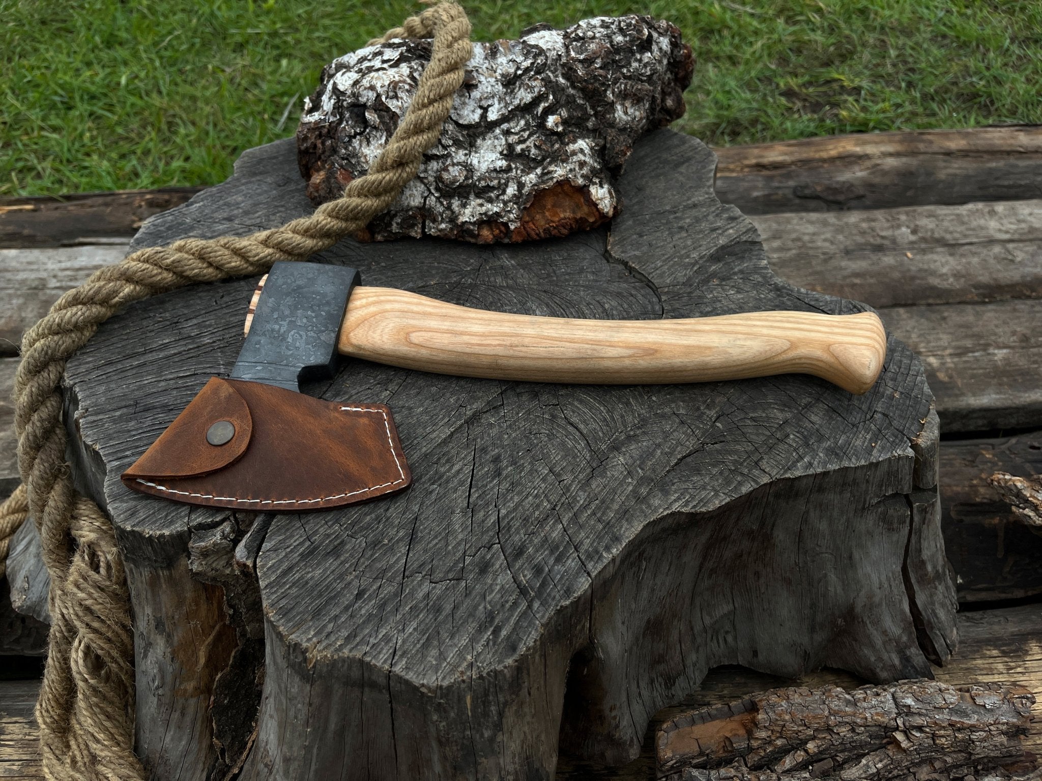 Hand - Forged Small Carving Axe, 0.6 kg (1.3 lbs) - 3