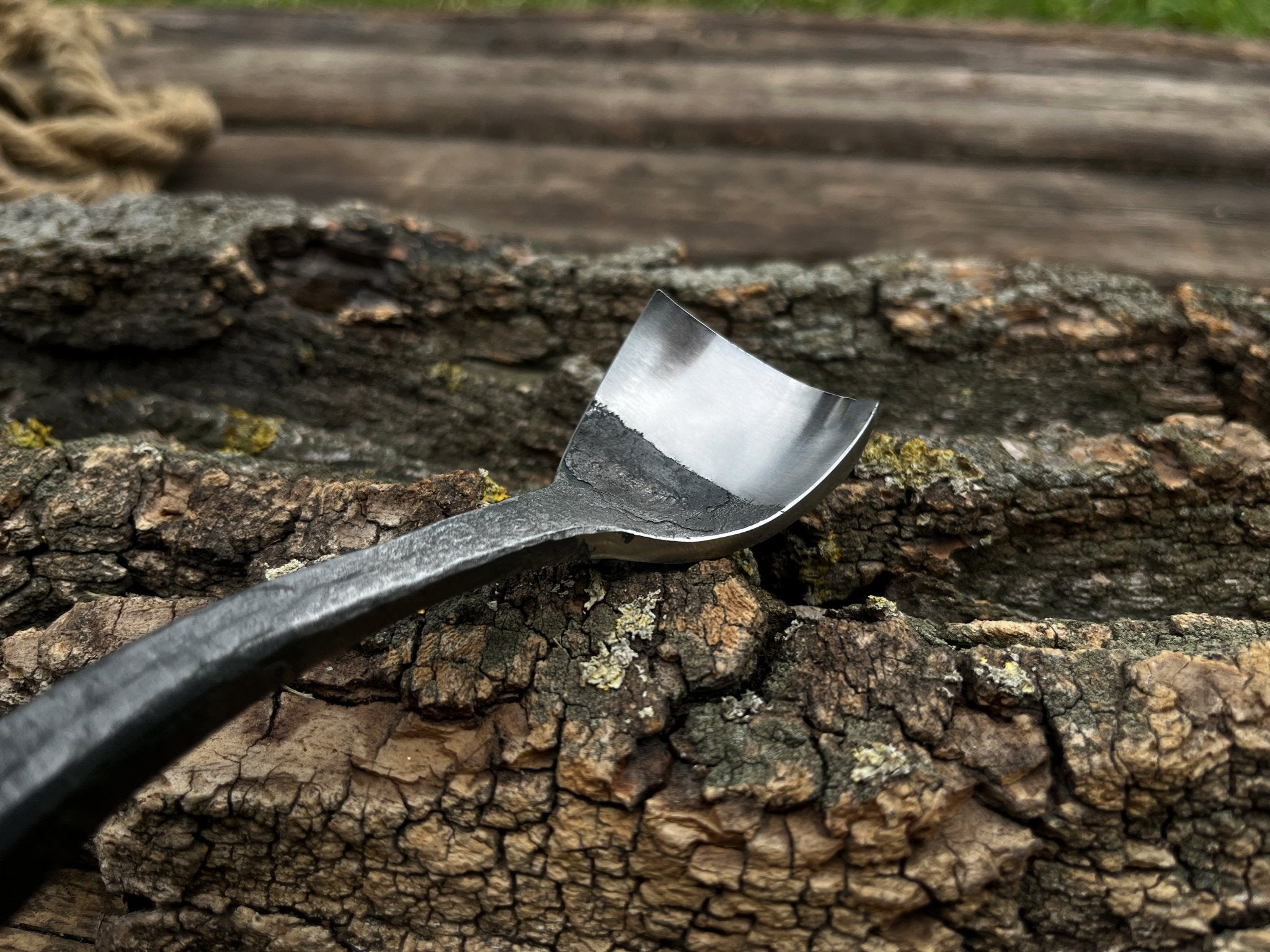 Hand - Forged Spoon Short Bent Gouge, 20 - 40 mm (0.79 - 1.57 in) - 9