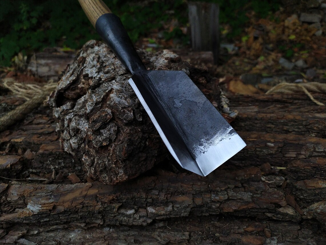 Hand-Forged Large V-chisel , 4x4 cm (1.6 x 1.6 inches) - Forged Steel Tools