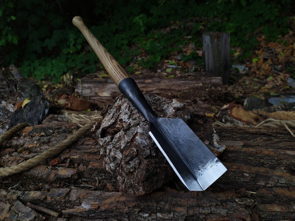 Hand-Forged Large V-chisel , 4x4 cm (1.6 x 1.6 inches) - Forged Steel Tools