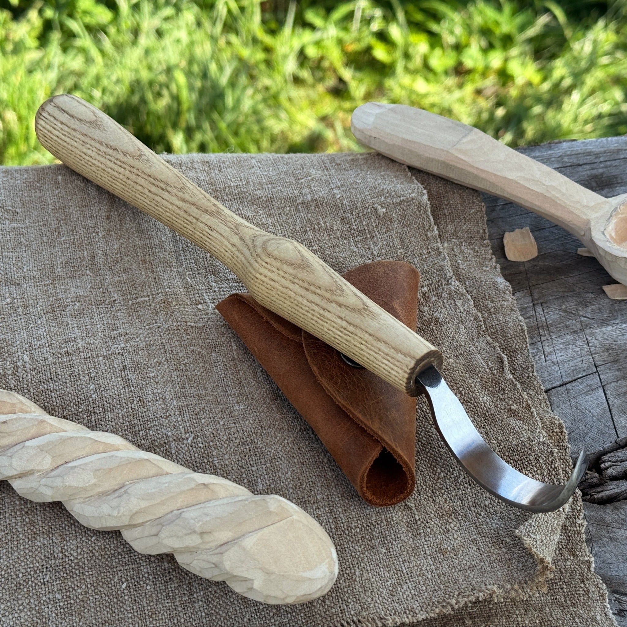 Large Hook Knife for Spoon Carving, ⌀6 cm (2.4 inches) - 1