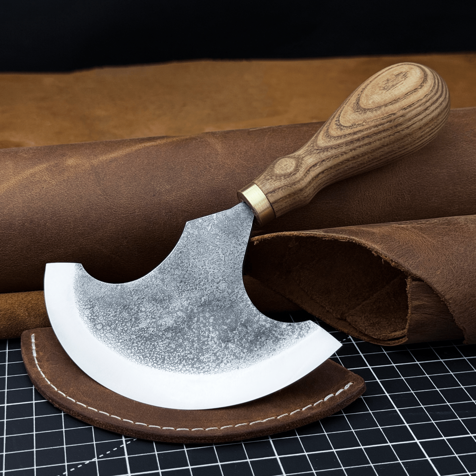 Large Leather Round Knife, 12.5 cm (4.9 inches) - Sharky Forged Steel Tools