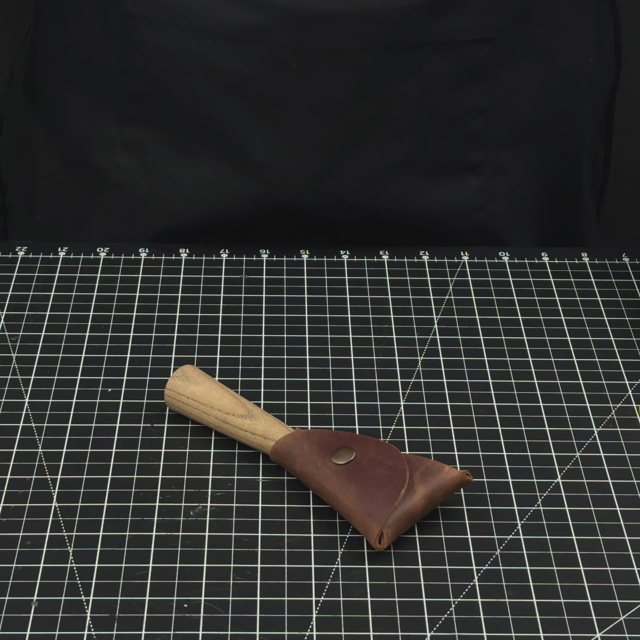 Couteau à cuillère à découper, Ø 3 cm (1,2 pouce), avec étui en cuir