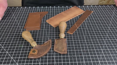 Ensemble de 2 couteaux en cuir arrondis et coudés