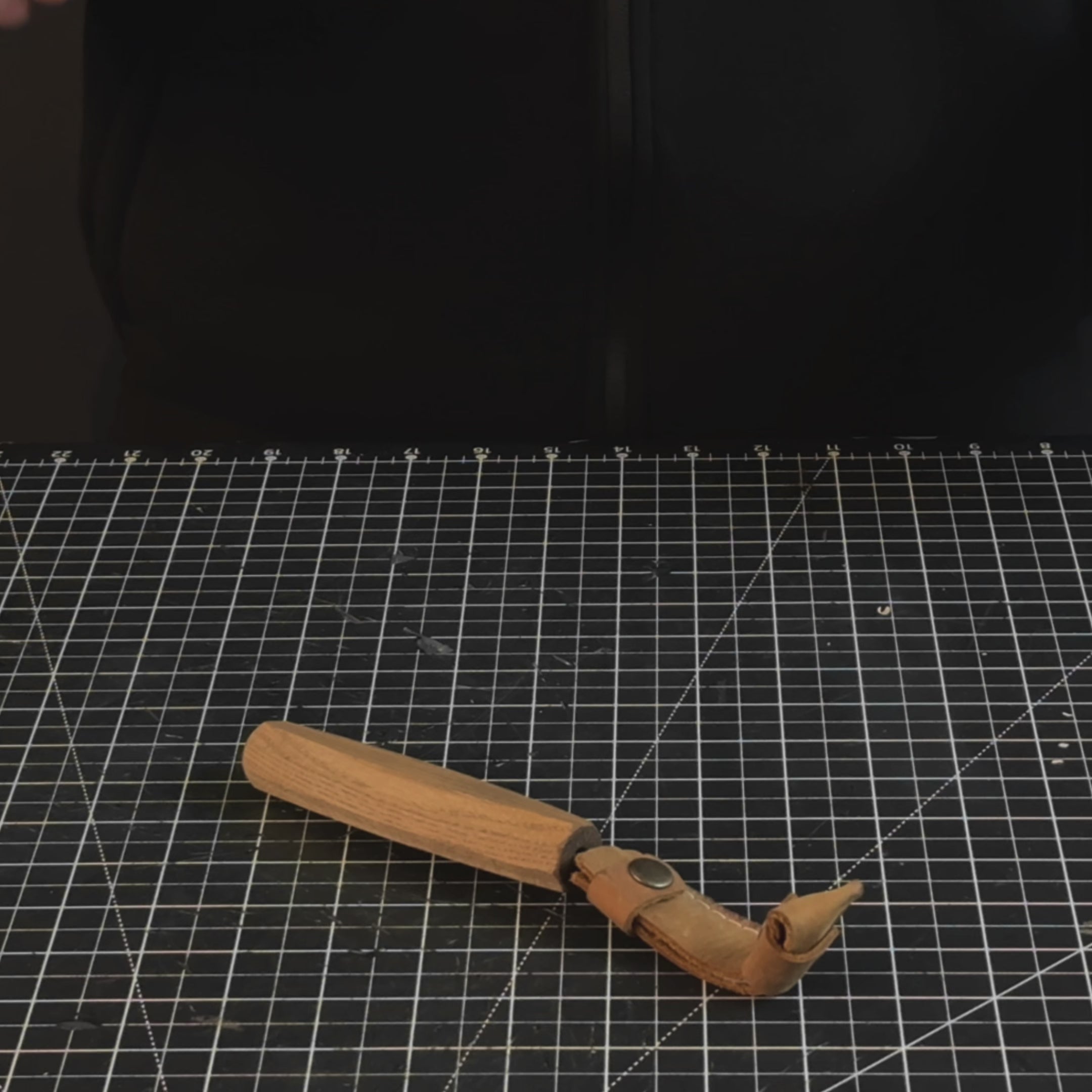 Löffelschnitzmesser mit Hakenform, achteckigem Griff, 7,5 cm (3 Zoll), mit Lederscheide