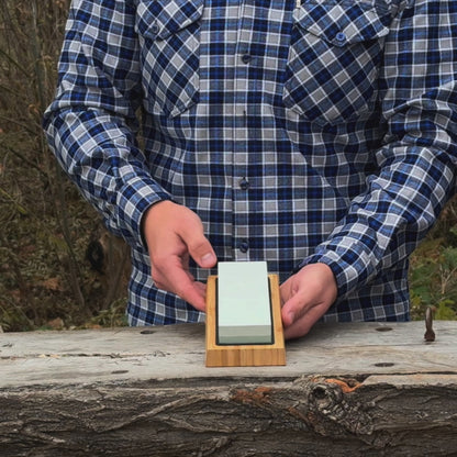 Doppelseitiger Schleifstein mit optionalem Holzständer – Körnung Nr. 400 / Nr. 1000
