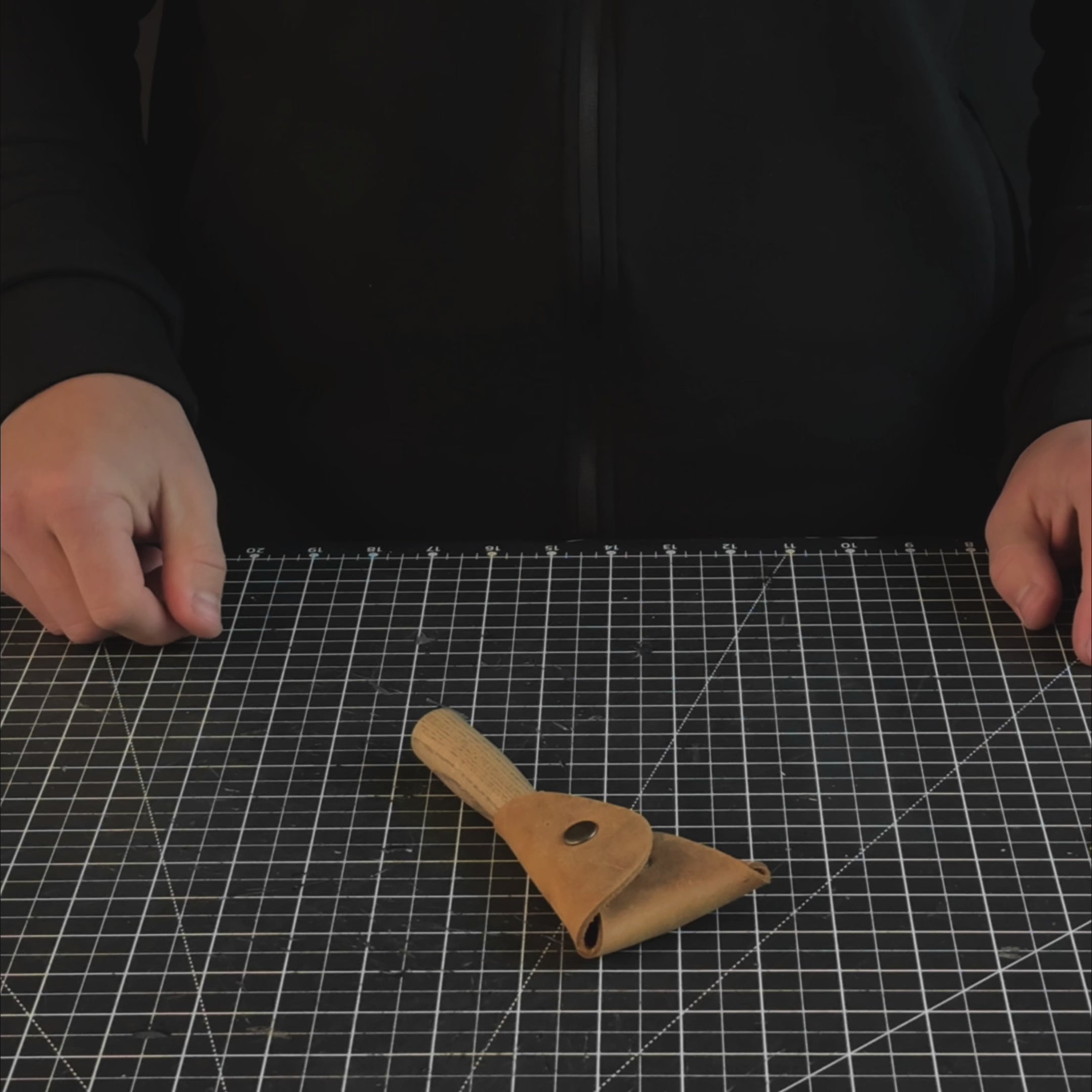 Löffelschnitzmesser mit Haken und Lederscheide, 3,5 cm (1,38 Zoll)