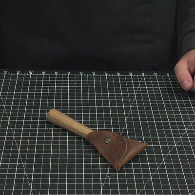 Couteau à sculpter Spoon Scorp (rond), ⌀3 cm (1,2 pouce) avec étui en cuir