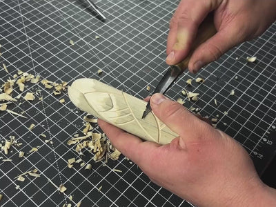 Handgeschnitzte Eir-Figur – 14 cm (5,7 Zoll) Holzstatue der nordischen Göttin der Heilung