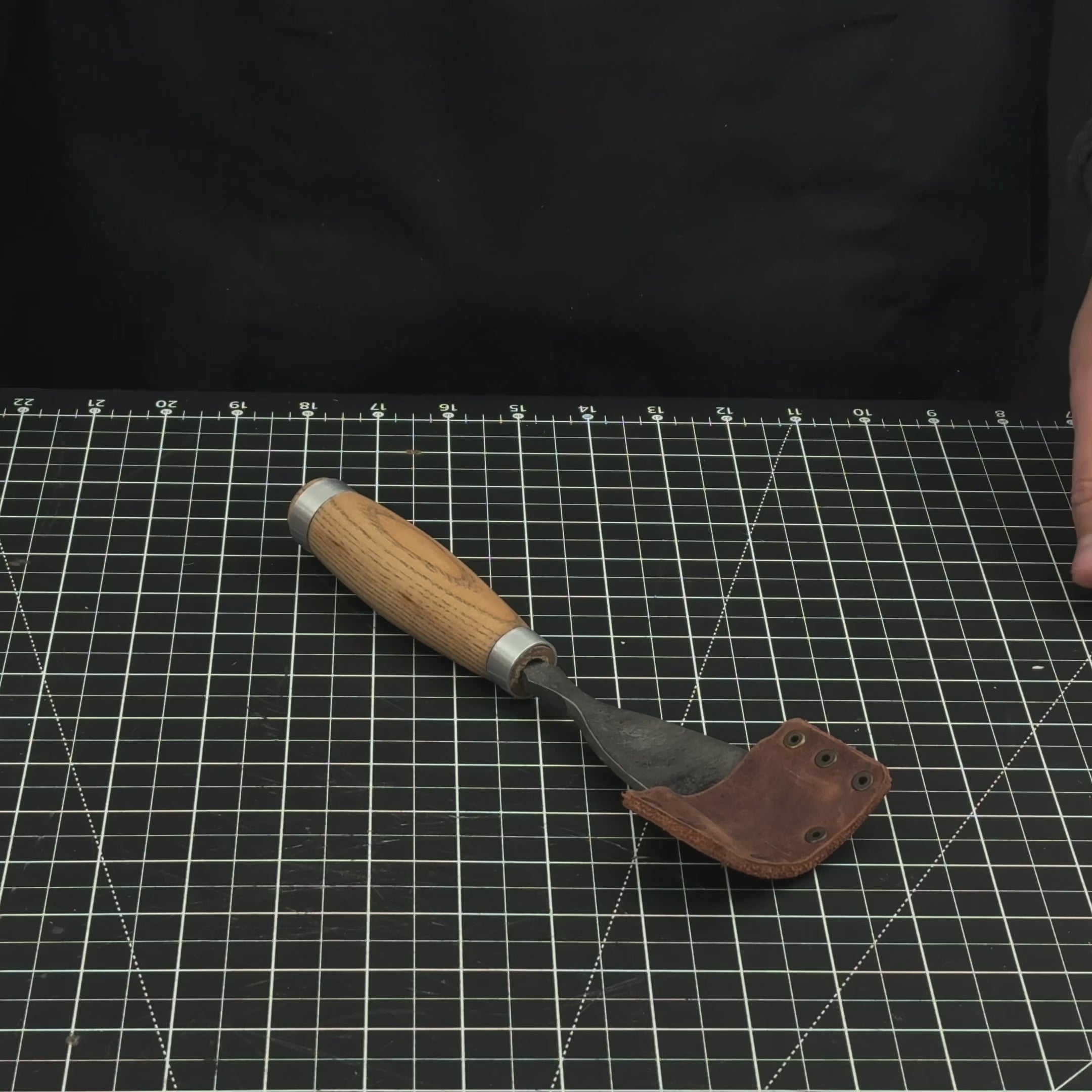 Großes gerades Hohleisen (abgerundeter Meißel), 10 – 45 mm (0,4 – 1,8 Zoll)