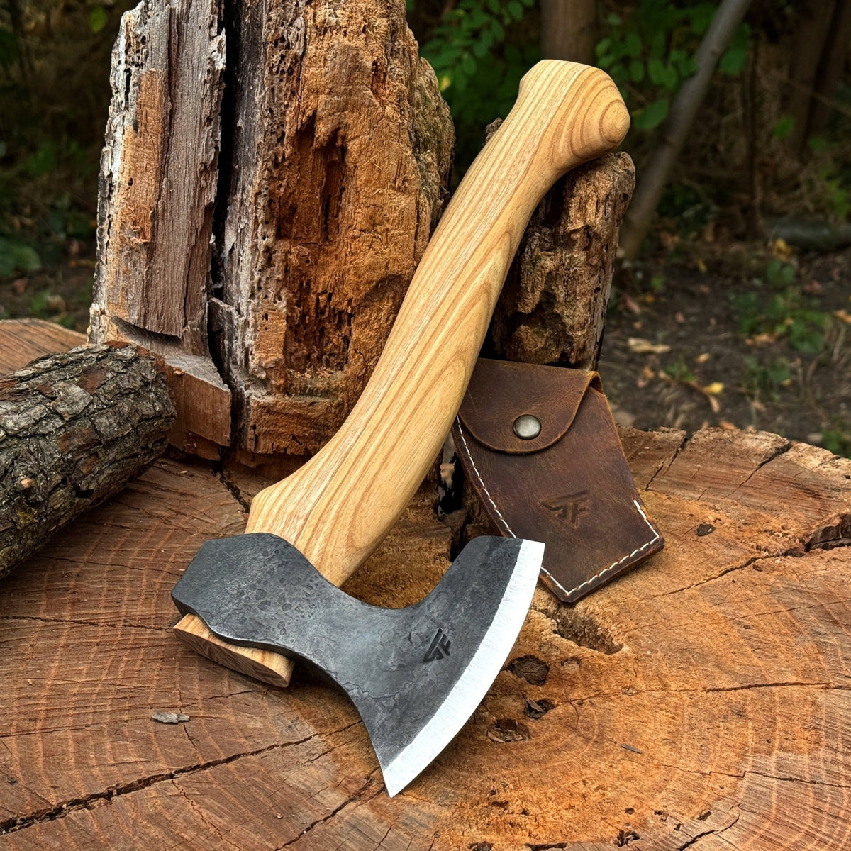 Small Carving Axe, 0.54 kg (1.19 lbs) - 1