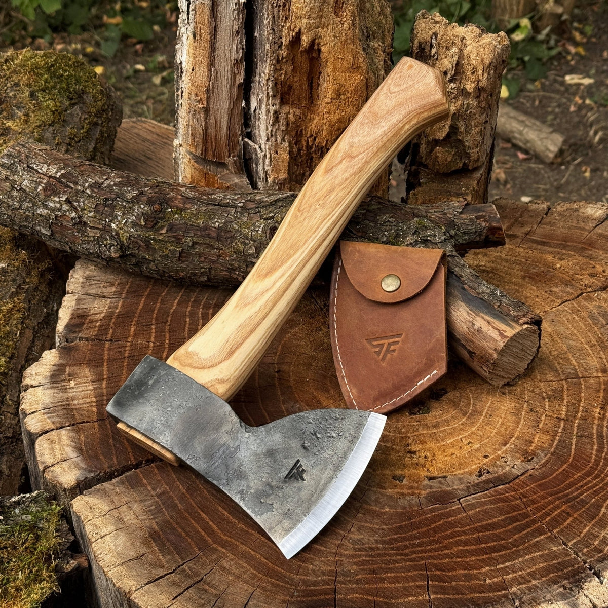 Small Carving Axe, 0.7 kg (1.54 lb) - 1