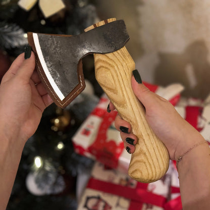 Small Carving Axe with Leather Sheath, 0.47 kg (1 lb) - 1