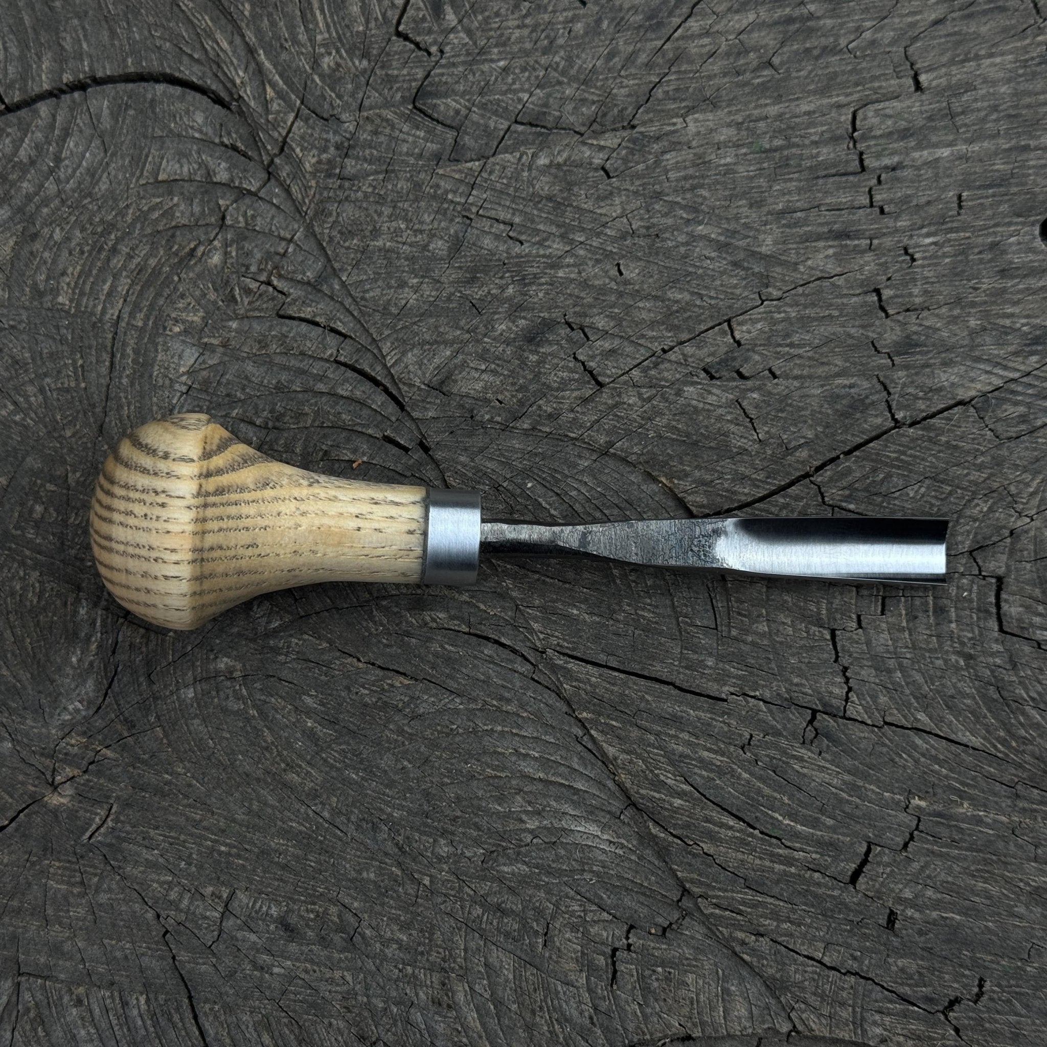 Straight Carving Gouge with Palm Handle, 5 - 12 mm (0.20 - 0.47 inches) - 2